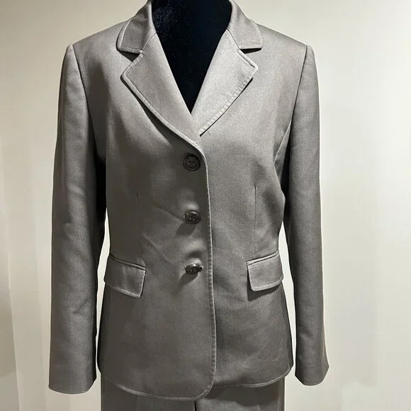 Tahari Arther S. Levine Petite Two Piece Suit - Picture 1 of 7